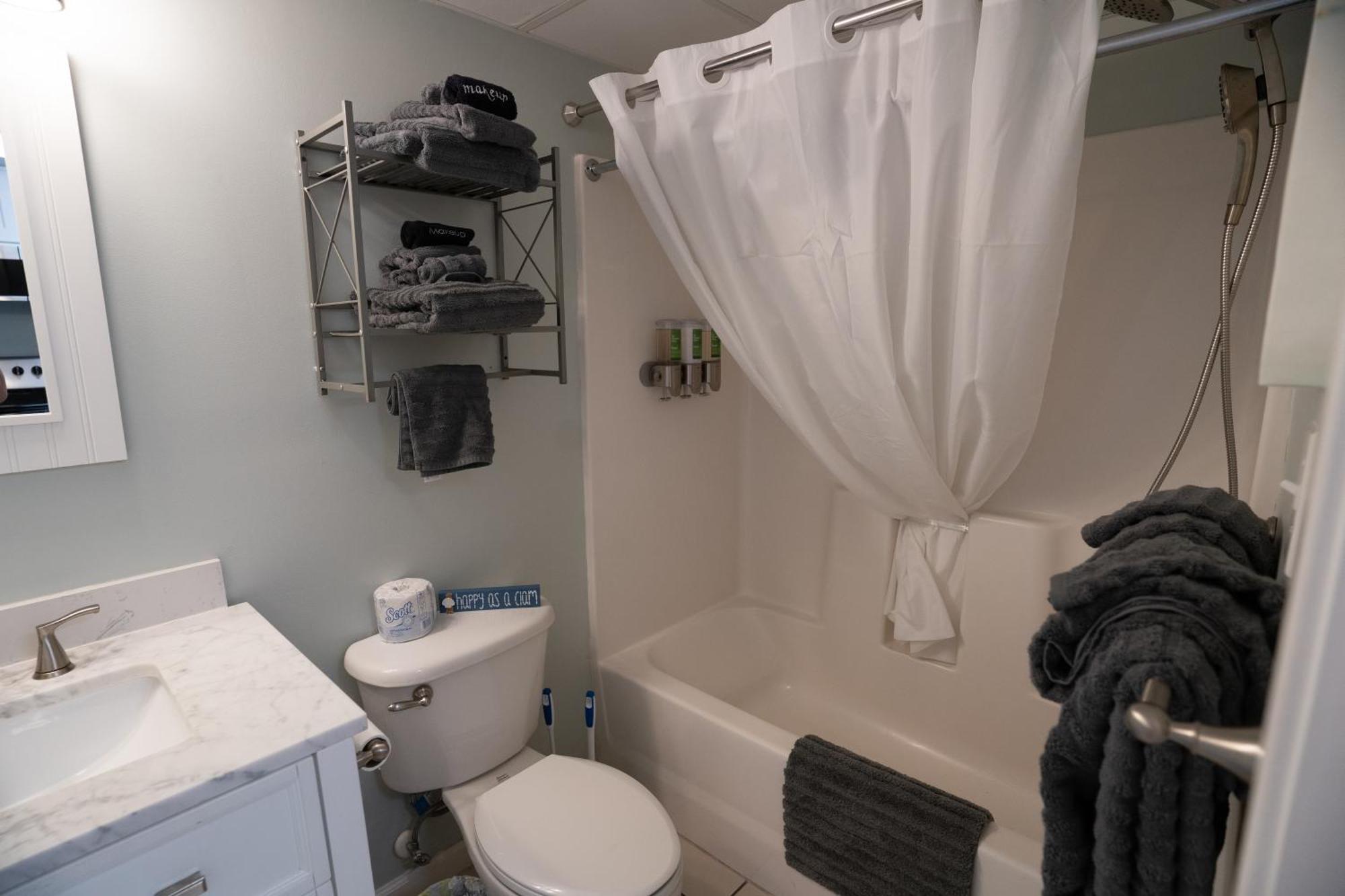 Oceanview Condo With Pool, Hot Tub, Balcony, Right On The Beach Myrtle Beach Eksteriør bilde