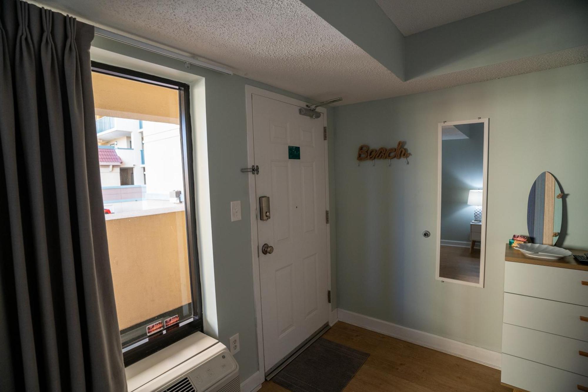 Oceanview Condo With Pool, Hot Tub, Balcony, Right On The Beach Myrtle Beach Eksteriør bilde